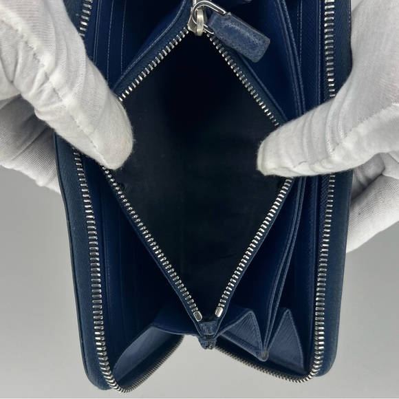 💙Prada Navy Blue Saffiano Leather Long Zip Around Wallet | PRELOVED!!💙 - Picture 7 of 9